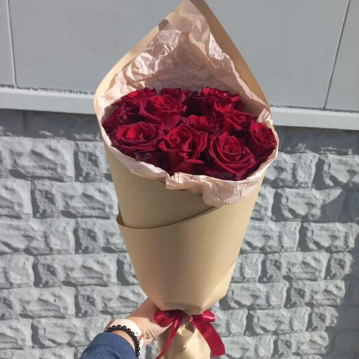 Бордовая роза