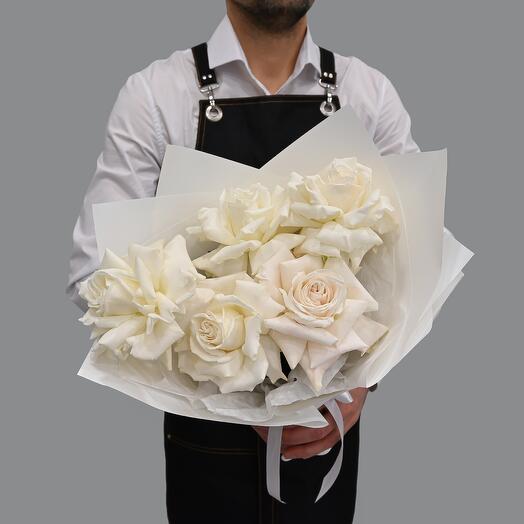 Букет из 5 белых французских роз