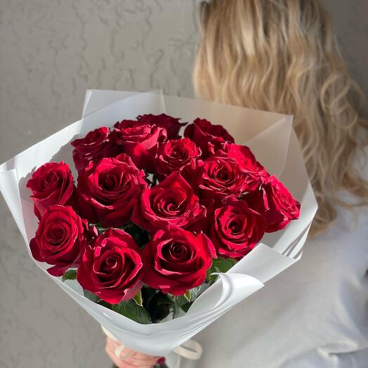 Красные/бордовые розы (15штук)