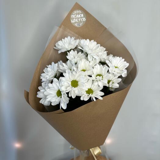 Bouquet of chrysanthemums in the shape of Daisies