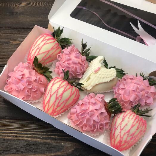 Strawberry set in chocolate "Gentle harmony"