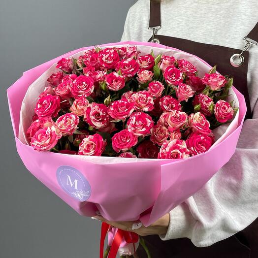 Стильный монобукет из кустовой розы