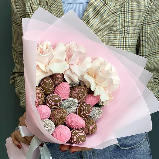 Bouquet of 3 pink French roses and chocolate-covered strawberries (19 pieces) Sunset