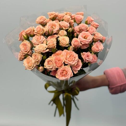 Букет из кустовых роз