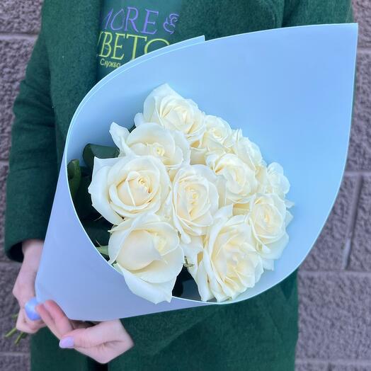 Bouquet of 11 white roses