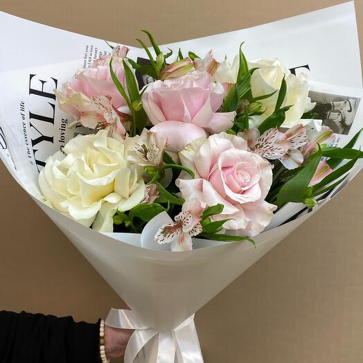Bouquet of French roses and alstroemeria (C)