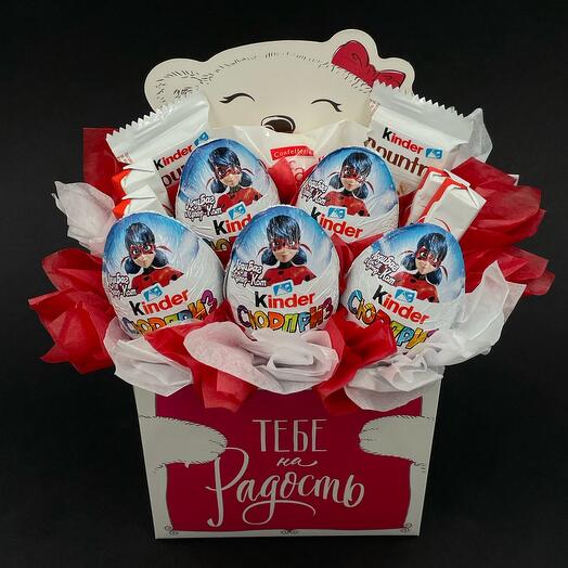 Bouquet de Kinder de las sorpresas kinderov el regalo al niño a la muchacha a la muchacha a la hija el ramo de los caramelos de los dulces del chocolate