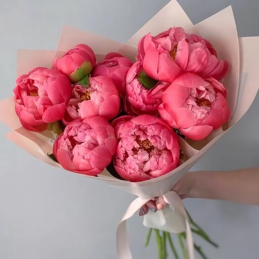 Букет из Коралловых Пионов