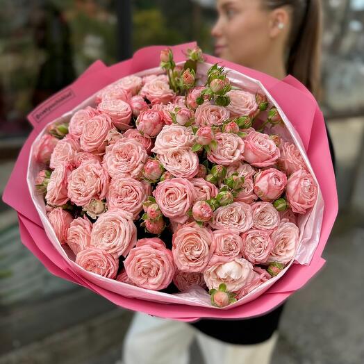 Мадам Бомбастик (15 розовых кустовых пионовидных роз)