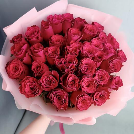 35 red roses (40 cm)