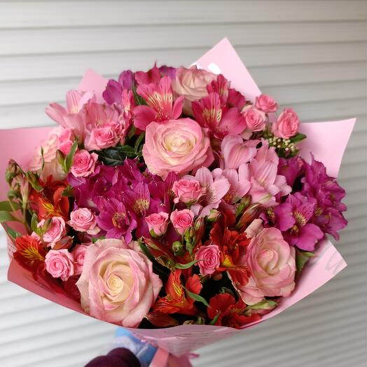 Bouquet with Rose and alstroemeria