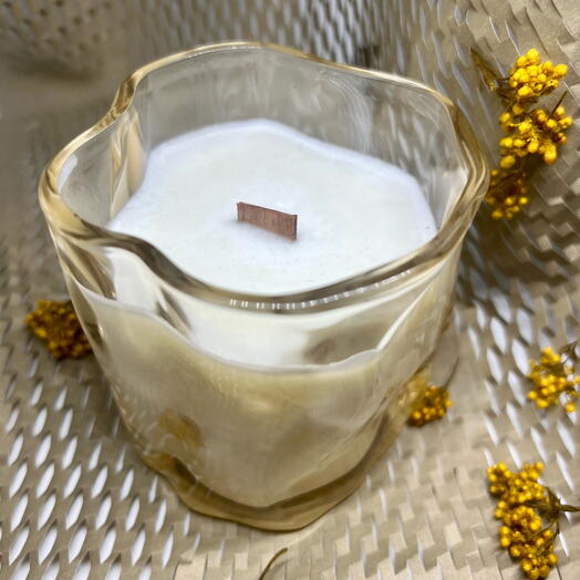 Свеча из кокосового воска с ароматом груша в бренди