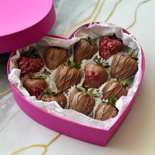 Клубника в Сердце 💜(размер S) 12-14шт 🍓