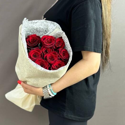 Букет цветов из 9 красных роз S