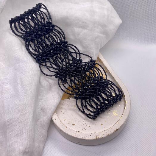 Чокер-стойка из черного бисера