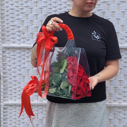 Cupid's gift (red roses in a 15pcs transparent bag)