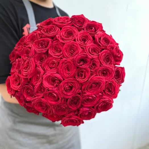 Precioso ramo de 51 rosas rojas de 60 cm