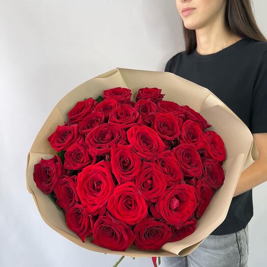 Букет из 31 красной розы