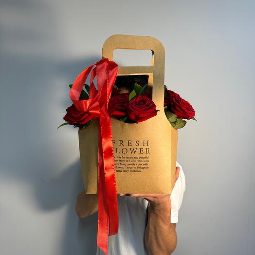 Handbag with red roses