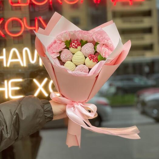 Клубника в шоколаде и цветы Букет Джун