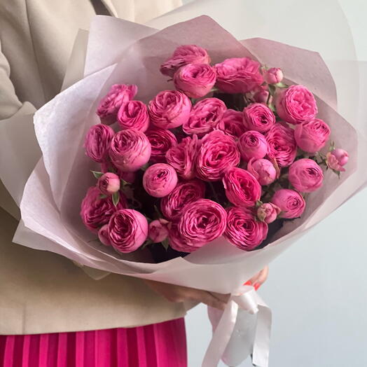 Пионовидная роза Жизель