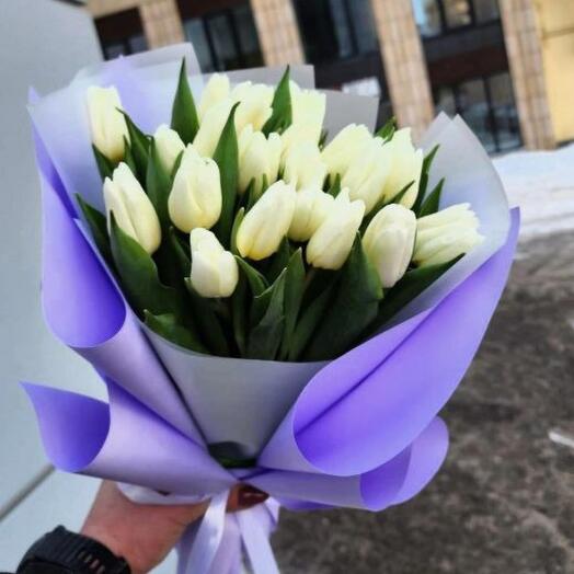 Букет из белых тюльпанов 19 шт