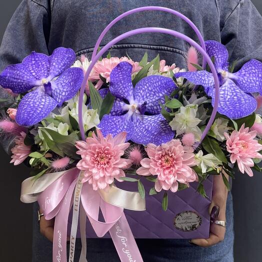 Цветы в коробке  ванда 💜