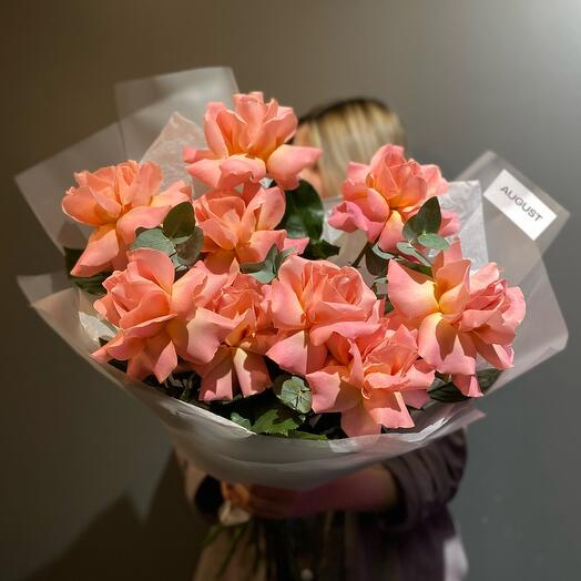 Букет «Манговый сорбет» (9 французских розовых роз и эвкалипт)