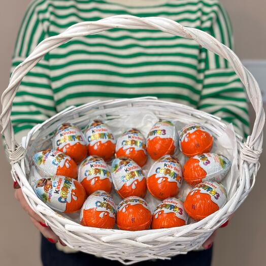 Корзина с киндерами