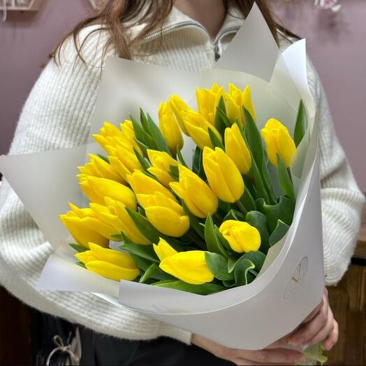 Букет из 25 желтых тюльпанов
