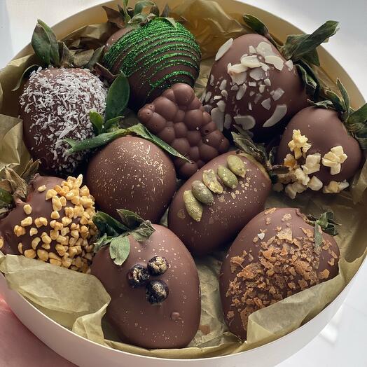 Chocolate-covered strawberries set S