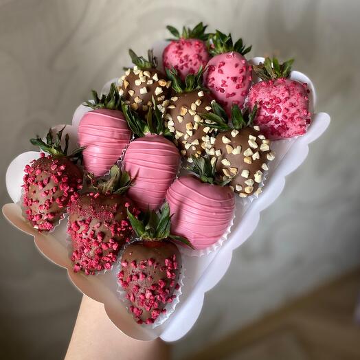 Клубника 12 ягод
