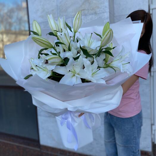 Букет из ароматной белой лилии😍