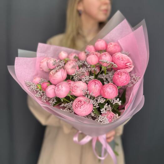 Букет пионовидных кустовых роз