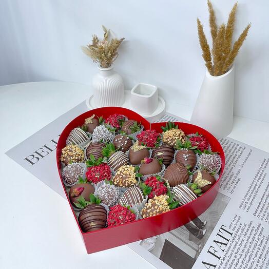 Набор в коробочке сердце(28-35🍓)