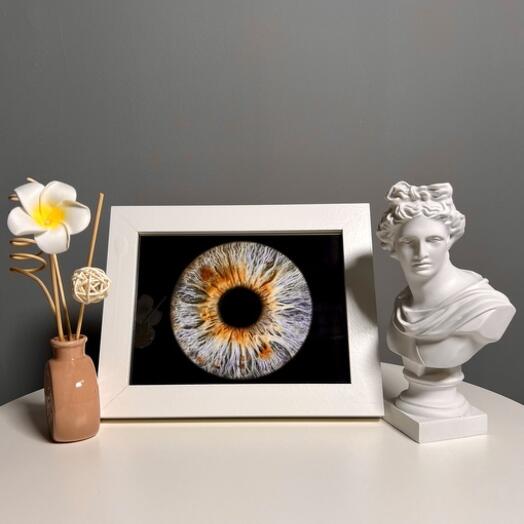 Электронный подарочный сертификат Фото радужки глаза (одиночное фото А5 в рамке)