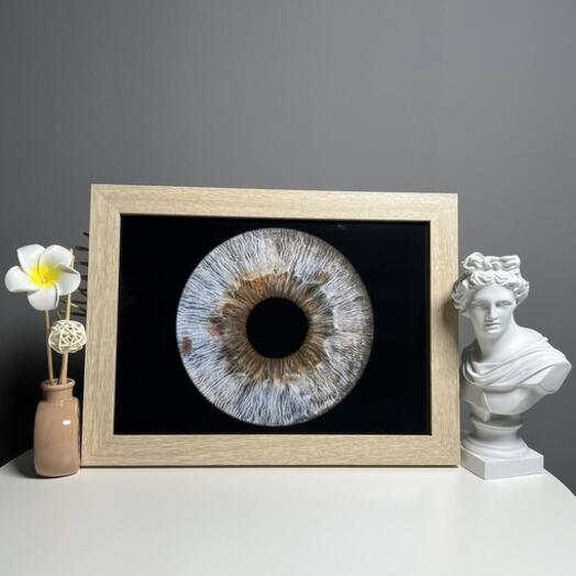 Электронный подарочный сертификат Фото радужки глаза (одиночное фото А4 в рамке)