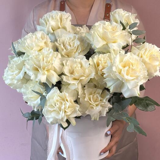 Rosas francesas blancas en una Caja