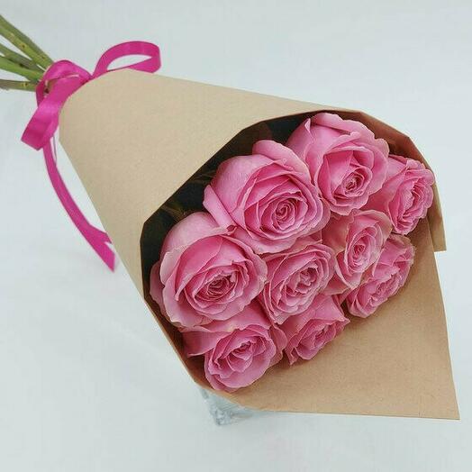 9 розовых роз