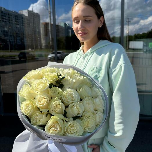 Букет из 25 белых роз