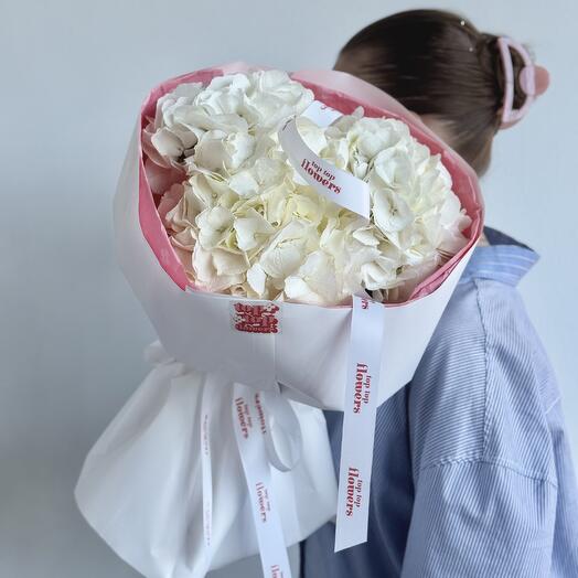 Букет из гортензий S