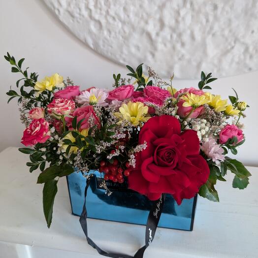 Цветы в коробке "Цветочная полянка"
