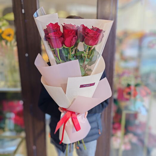 Букет с метровыми розами