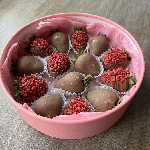 Клубника в шоколаде Шайба розовая любимой маме