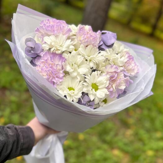 💜Букет с диантусами и кустовой хризантемой