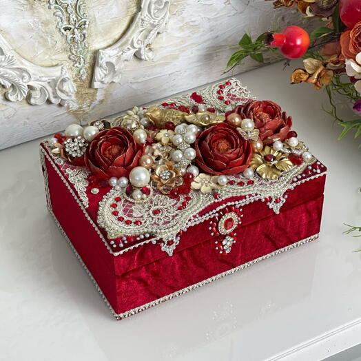 Шкатулка для драгоценностей