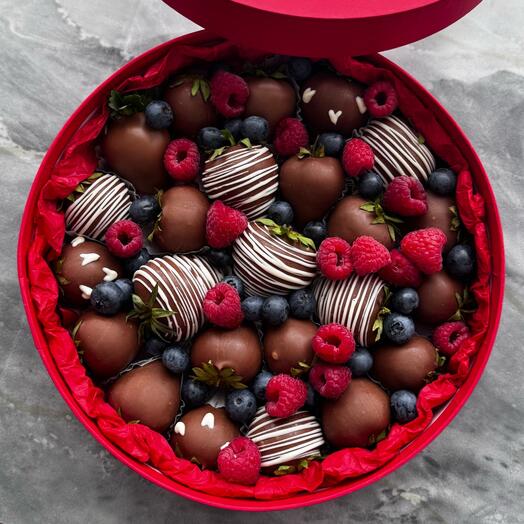 Клубника в 🍫