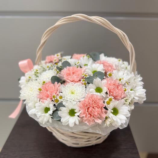 Корзина со стойкими диантусами и хризантемой любимой Маме 🌸