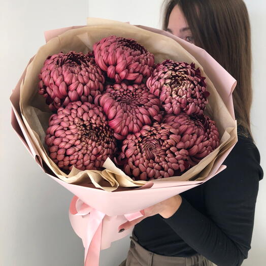 Букет из бронзовых (коричневых) хризантем