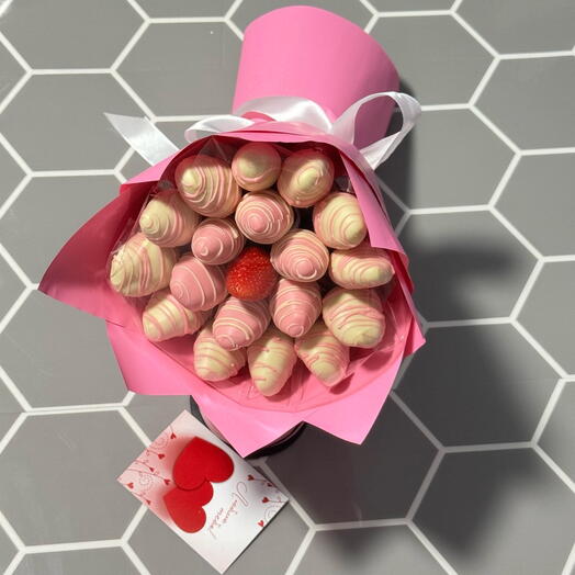Букет клубники в белом шоколаде callebaut